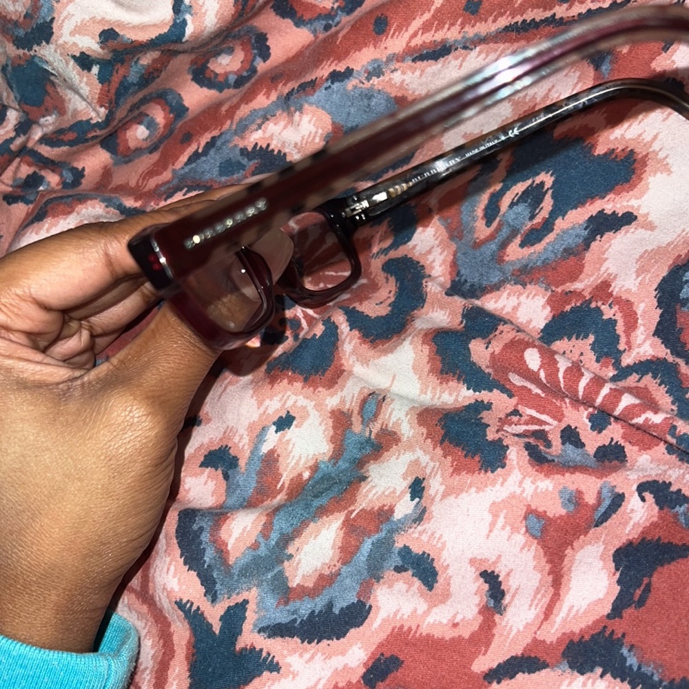 Burberry Frames + Case - image 6